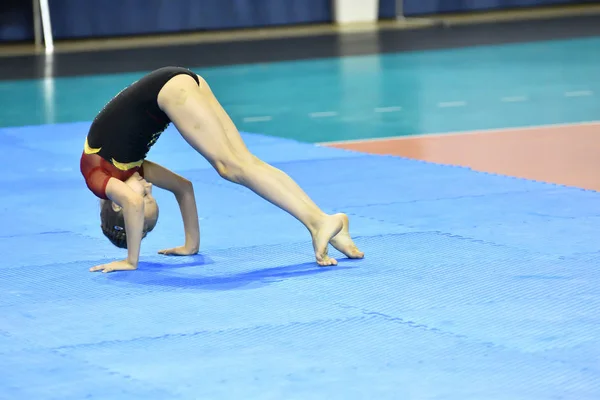 Orenburg Rusko Května 2017 Rok Junioři Soutěžit Sportovní Akrobacie Otevřené — Stock fotografie