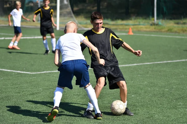 Orenburg Russie Août 2017 Année Les Garçons Jouent Football Sur — Photo