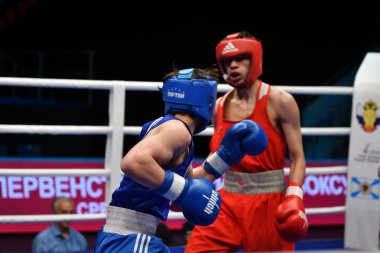 Orenburg, Rusya Federasyonu - 2017 yılı 6 Mayıs: çocuklar boksörler rekabet boks gençler, 1999-2000 d. arasında Rusya Şampiyonası