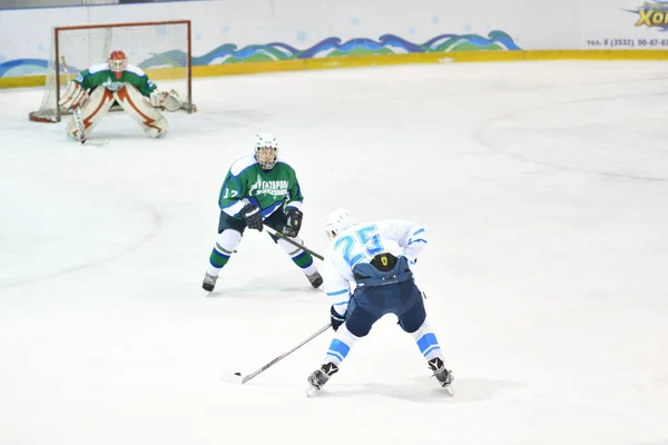 Orenburg Rusia Abril 2017 Año Los Hombres Juegan Hockey Sobre —  Fotos de Stock