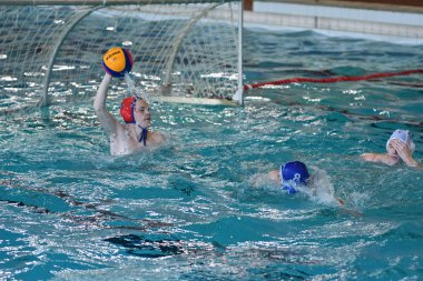 Orenburg, Rusya Federasyonu - ebilmek 4, 2017 yıl: çocuklar su topu şehir su topu turnuvasında oynamak