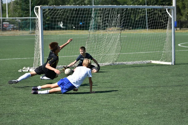 Orenburg Russie Août 2017 Année Les Garçons Jouent Football Sur — Photo