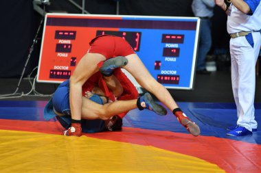 Orenburg, Rusya - 29 Ekim 2016: Çocuklar yarışmalar kendini savunma silah 2000-2001 biennium Doğum tarihi kız ve erkek çocuklar arasında olmadan kendini savunma Rusya Şampiyonası silahsız