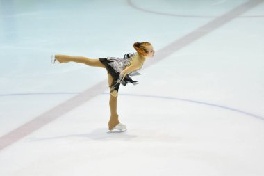 Orenburg, Rusya Federasyonu - 31 Mart 2018 yıl: kız rekabet Artistik Patinaj 