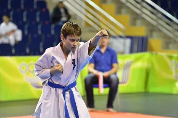 Orenburg Rosja Marca 2017 Roku Chłopcy Rywalizują Karate Mistrzostwach Orenburga — Zdjęcie stockowe