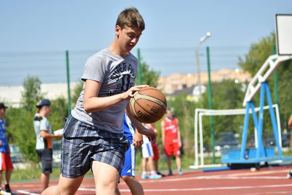 Orenburg Russie Juillet 2017 Année Les Hommes Jouent Basketball Rue — Photo