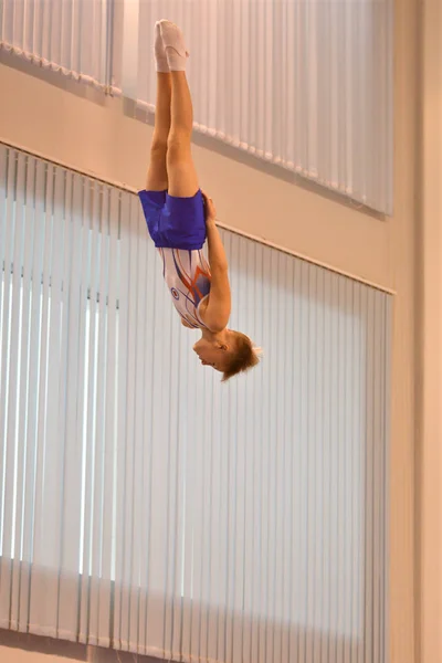 Orenburg Russia December 2016 Boys Compete Jumping Trampoline Competitions Orenburg — Stock Photo, Image