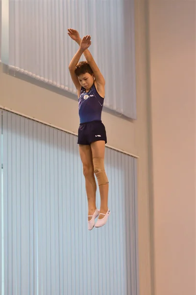 Orenburg Rusia Diciembre 2016 Los Chicos Compiten Saltar Trampolín Las —  Fotos de Stock