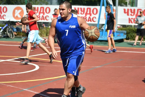 Orenburg Russie Juillet 2017 Année Les Hommes Jouent Basketball Rue — Photo