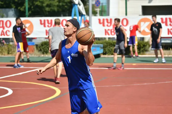 Orenburg Rusia Julio 2017 Año Los Hombres Juegan Street Basketball — Foto de Stock