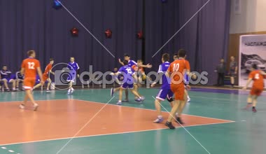 Orenburg, Rusya - 13 Şubat 2018: Orenburg 'un ilk valisi Ivan Ivanovich Neplueva anısına erkekler hentbol uluslararası hentbol turnuvasında oynuyor