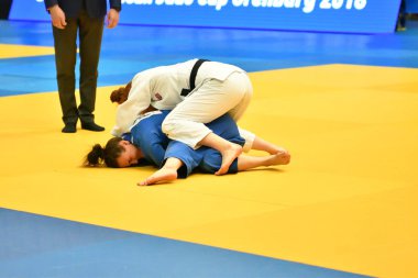 Orenburg, Rusya Federasyonu - Mayıs 12-13 yıl 2018: kız Judo Avrupa Judo Kupası için rekabet