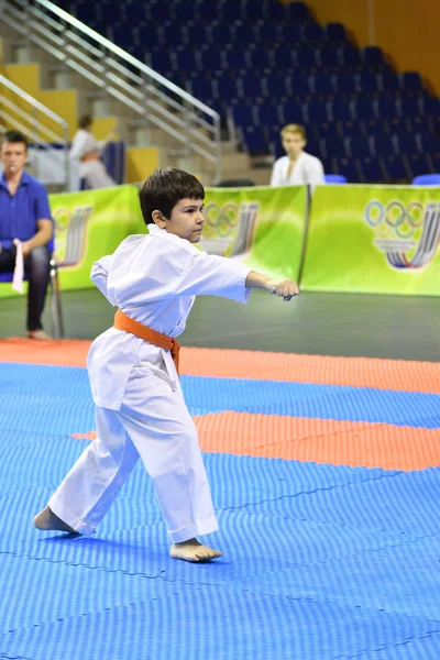 Orenburg Rosja Marca 2017 Roku Chłopcy Rywalizują Karate Mistrzostwach Orenburga — Zdjęcie stockowe