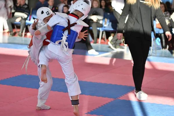 Orenburg Rússia Janeiro 2018 Crianças Competem Taekwondo Championship School Olympic — Fotografia de Stock