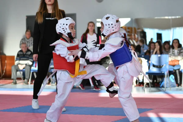 Orenburg Rosja Stycznia 2018 Roku Dzieci Rywalizują Taekwondo Mistrzostwach Szkoły — Zdjęcie stockowe