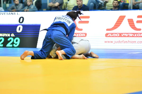 Orenburg, Rusya Federasyonu - Mayıs 12-13 yıl 2018: kız Judo Avrupa Judo Kupası için rekabet