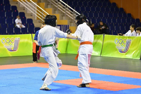 Orenburg Rosja Marca 2017 Roku Chłopcy Rywalizują Karate Mistrzostwach Orenburga — Zdjęcie stockowe