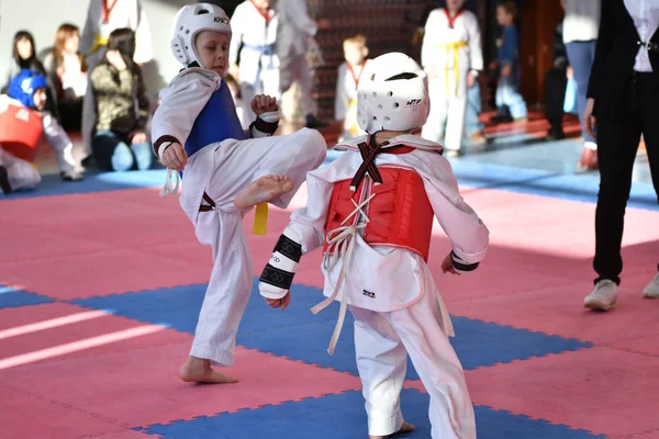 Orenburg Rosja Stycznia 2018 Roku Dzieci Rywalizują Taekwondo Mistrzostwach Szkoły — Zdjęcie stockowe