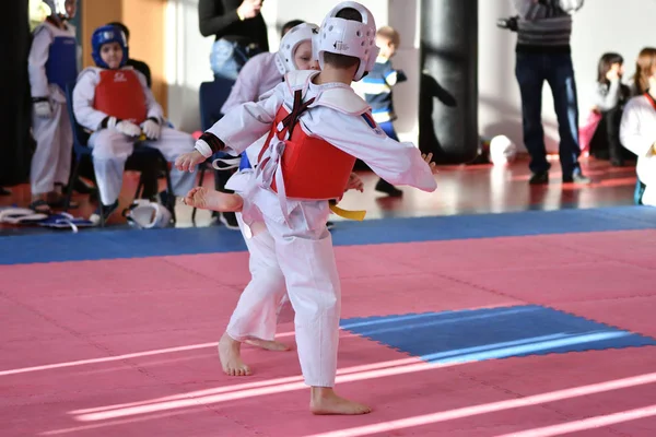 Orenburg Rosja Stycznia 2018 Roku Dzieci Rywalizują Taekwondo Mistrzostwach Szkoły — Zdjęcie stockowe