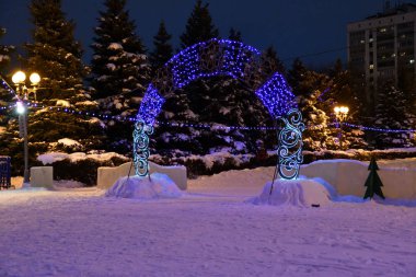 Noel ve yeni yıl için şehrin dekorasyon