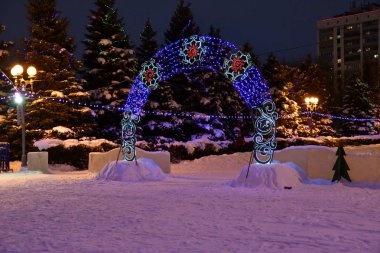 Noel ve yeni yıl için şehrin dekorasyon