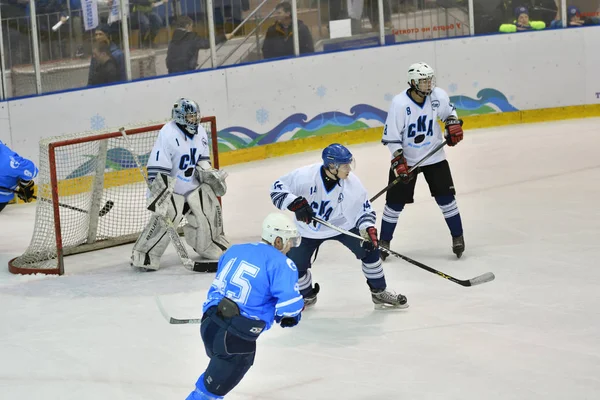 Orenburg Rusia Abril 2017 Año Los Hombres Juegan Hockey Sobre —  Fotos de Stock