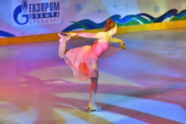 Orenburg Rusya Federasyonu Nisan 2017 Yıl Skater Yarışmaktadır Buz Hokeyi — Stok fotoğraf