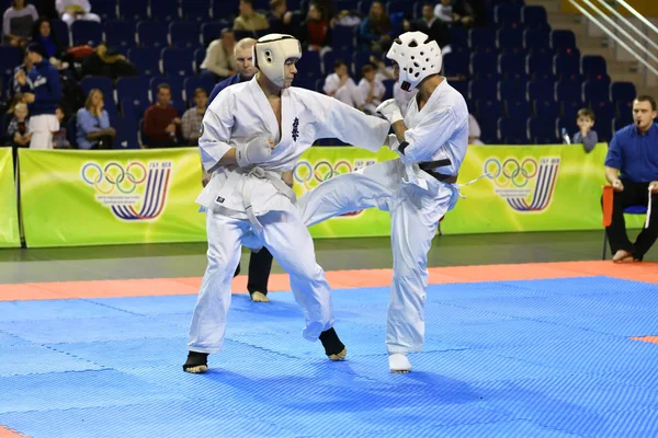 Orenburg Rosja Marca 2017 Roku Chłopcy Rywalizują Karate Mistrzostwach Orenburga — Zdjęcie stockowe