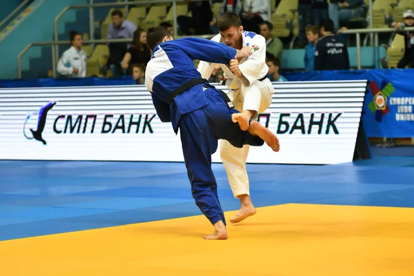 Orenburg, Rusya Federasyonu - Mayıs 12-13 yıl 2018: Boys rekabet Judo Avrupa Judo Cu için