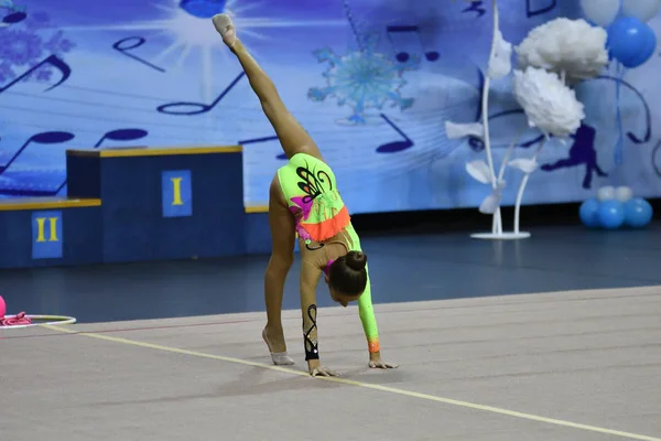 Orenburg Russia November 2017 Έτος Κορίτσια Διαγωνίζονται Στη Ρυθμική Γυμναστική — Φωτογραφία Αρχείου