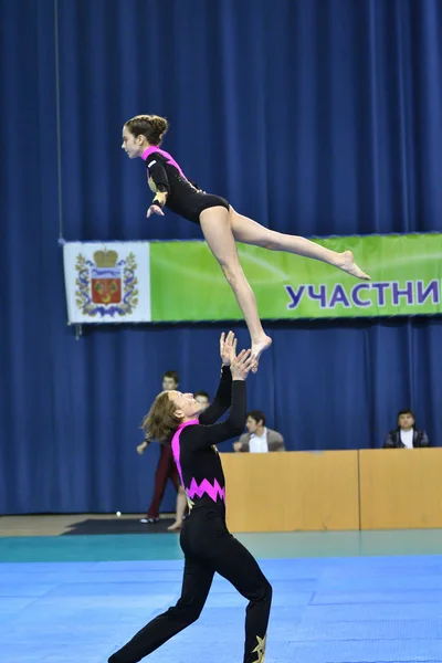 Orenburg Rusko Května 2017 Rok Junioři Soutěžit Sportovní Akrobacie Otevřené — Stock fotografie