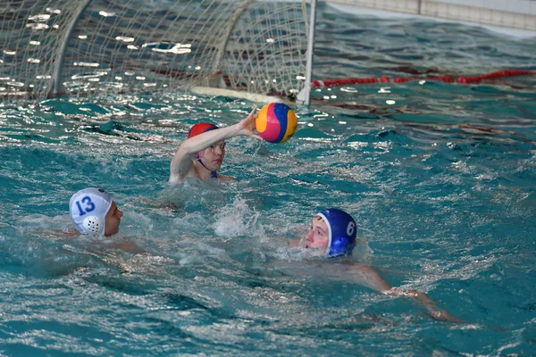 Orenburg, Rusya Federasyonu - ebilmek 4, 2017 yıl: çocuklar su polo adlı şehir su topu tournamen oynamak