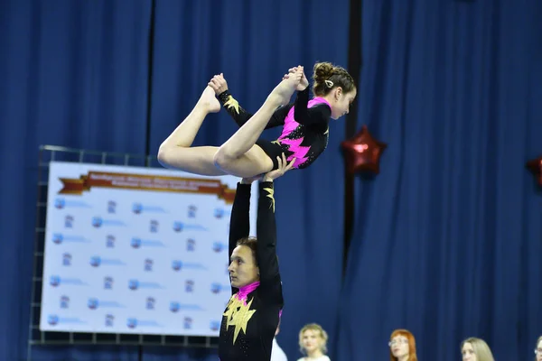 Orenburg Rusko Května 2017 Rok Junioři Soutěžit Sportovní Akrobacie Otevřené — Stock fotografie