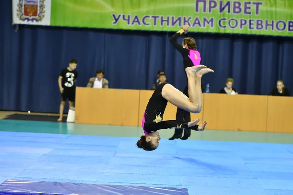 Orenburg Russland Mai 2017 Jahr Jugendliche Messen Sich Sportakrobatik Bei — Stockfoto