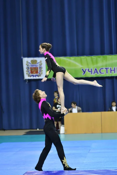 Orenburg Russland Mai 2017 Jahr Jugendliche Messen Sich Sportakrobatik Bei — Stockfoto