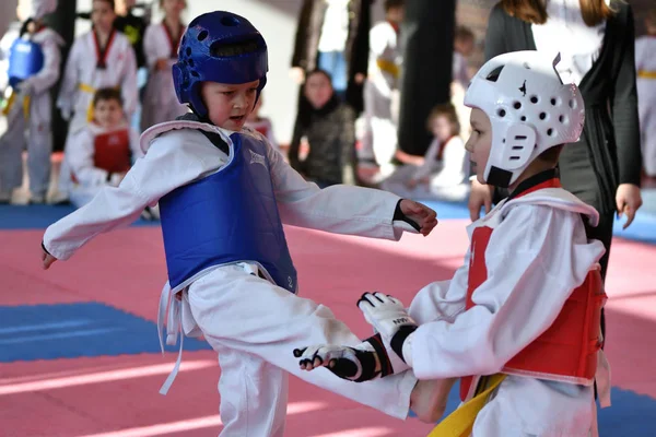 Orenburg Rosja Stycznia 2018 Roku Dzieci Rywalizują Taekwondo Mistrzostwach Szkoły — Zdjęcie stockowe