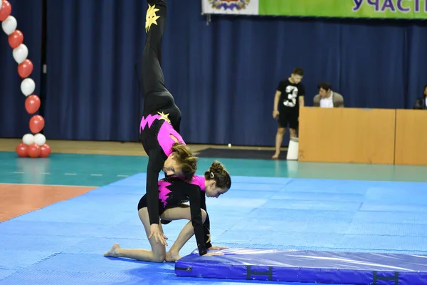 Orenburg Rusia Mayo 2017 Año Juniors Compite Acrobacias Deportivas Campeonato — Foto de Stock