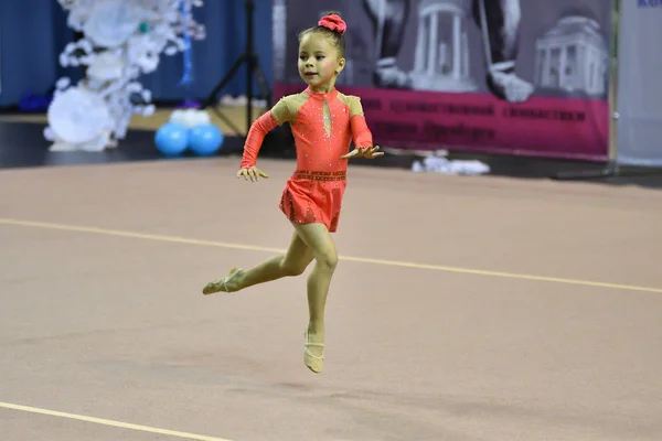 Orenburg Rusia Noviembre 2017 Año Las Niñas Compiten Gimnasia Rítmica —  Fotos de Stock