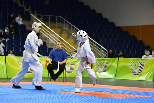 Orenburg Rusia Marzo 2017 Año Los Niños Compiten Karate Campeonato — Foto de Stock