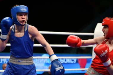 Orenburg, Rusya Federasyonu - 2017 yılı 6 Mayıs: çocuklar boksörler rekabet boks gençler, 1999-2000 d. arasında Rusya Şampiyonası