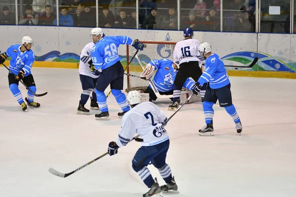 Orenburg Rusia Abril 2017 Año Los Hombres Juegan Hockey Sobre —  Fotos de Stock