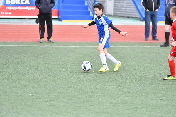 Orenburg Rusia Mei 2017 Anak Laki Laki Bermain Sepak Bola — Stok Foto