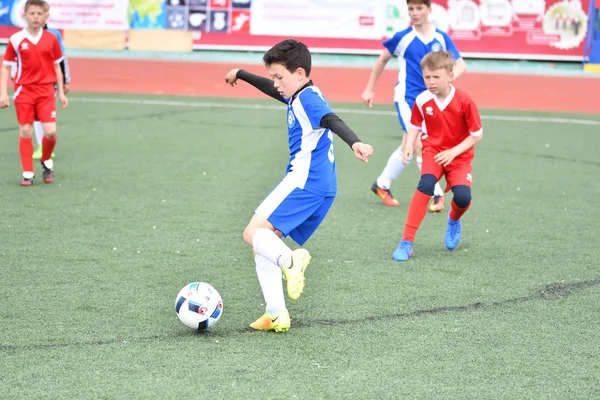 Orenburg Rosja Może 2017 Roku Chłopcy Grać Piłkę Nożną Wstępnych — Zdjęcie stockowe
