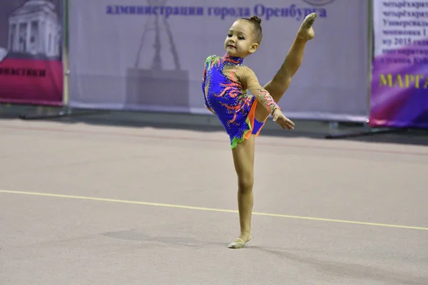 Orenburg Rusia Noviembre 2017 Año Las Niñas Compiten Gimnasia Rítmica —  Fotos de Stock