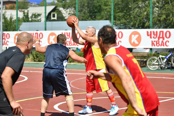 Orenburg Rusia Julio 2017 Año Los Hombres Juegan Street Basketball — Foto de Stock