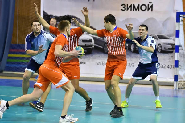 Orenburg, Rússia - 11-13 Fevereiro 2018 ano: meninos jogar no handebol — Fotografia de Stock