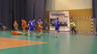 Orenburg, Rusya - 12 Şubat 2018: Orenburg 'un ilk valisi Ivan Ivanovich Neplueva anısına erkekler hentbol uluslararası hentbol turnuvasında oynuyor