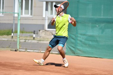 Orenburg, Rusya Federasyonu - 15 Ağustos 2017 yıl: Tenis oynayan çocuklar
