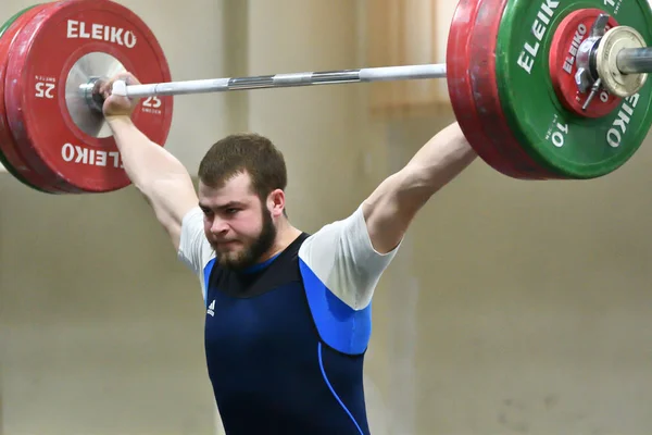 Orenburg, Russia, December 17, 2017 years: the boys compete in weightlifting — Stock Photo, Image