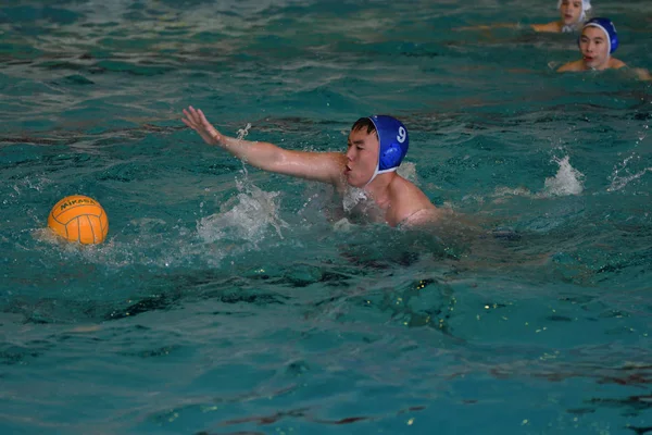 Orenburg, Rusya Federasyonu - ebilmek 4, 2017 yıl: çocuklar su polo oynamak